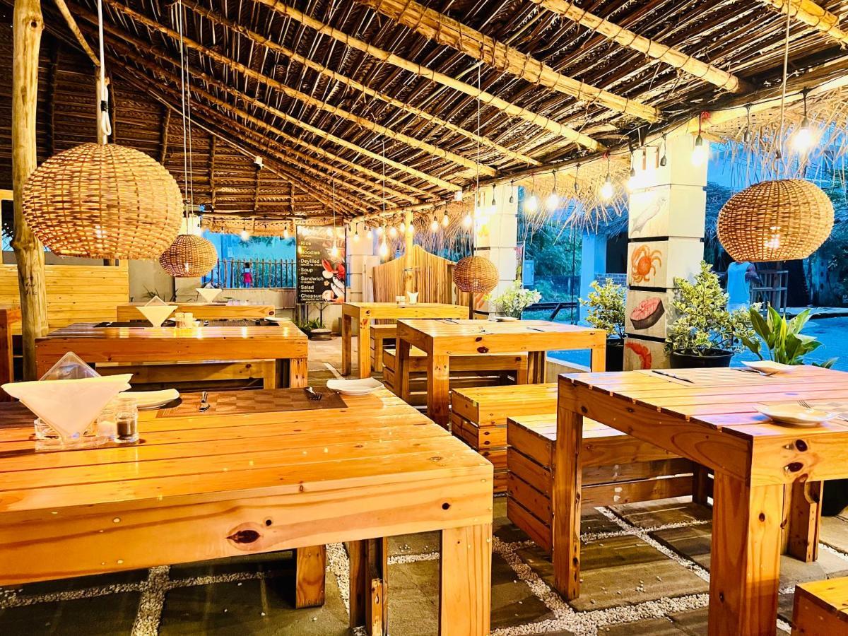 Rominrich Hotel Hikkaduwa Buitenkant foto