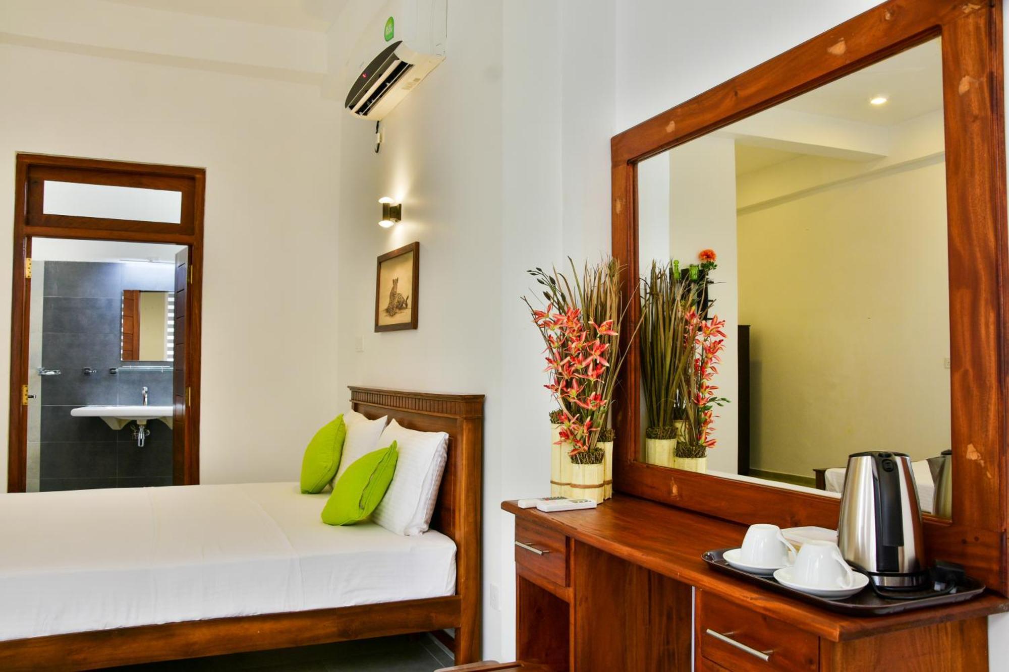 Rominrich Hotel Hikkaduwa Buitenkant foto