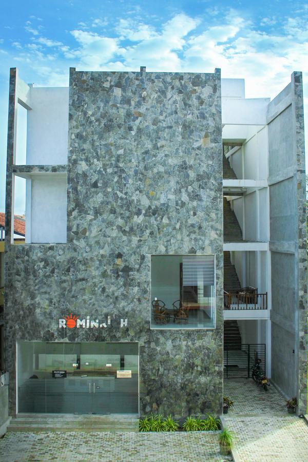 Rominrich Hotel Hikkaduwa Buitenkant foto