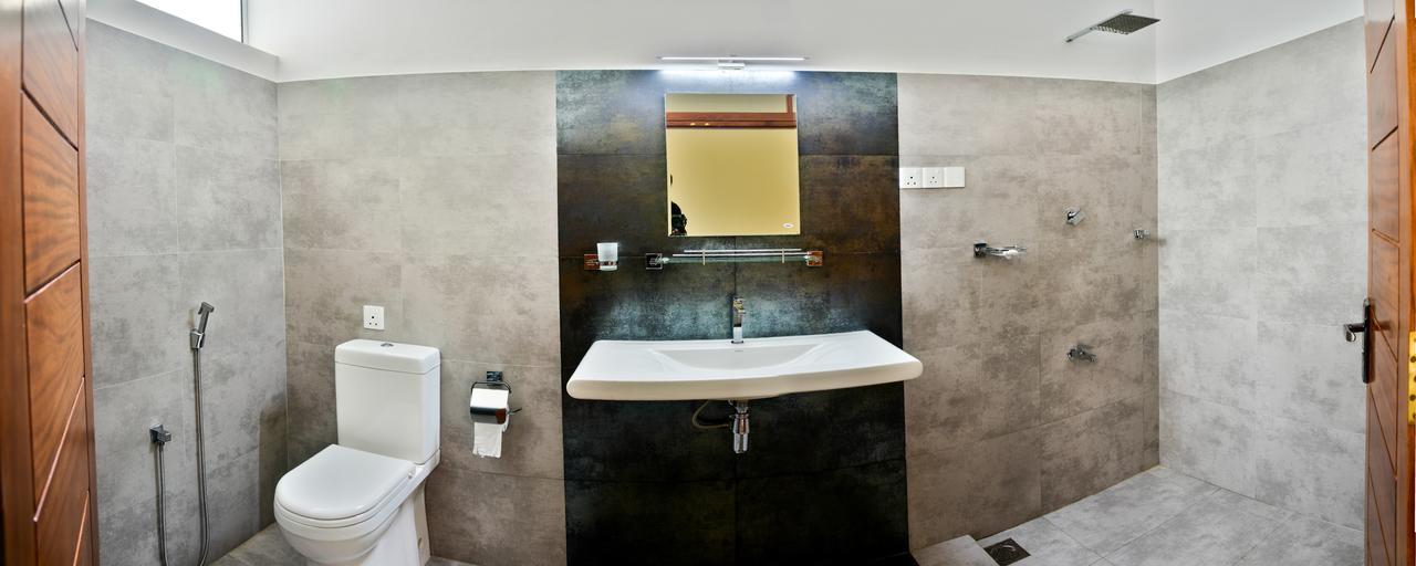 Rominrich Hotel Hikkaduwa Buitenkant foto