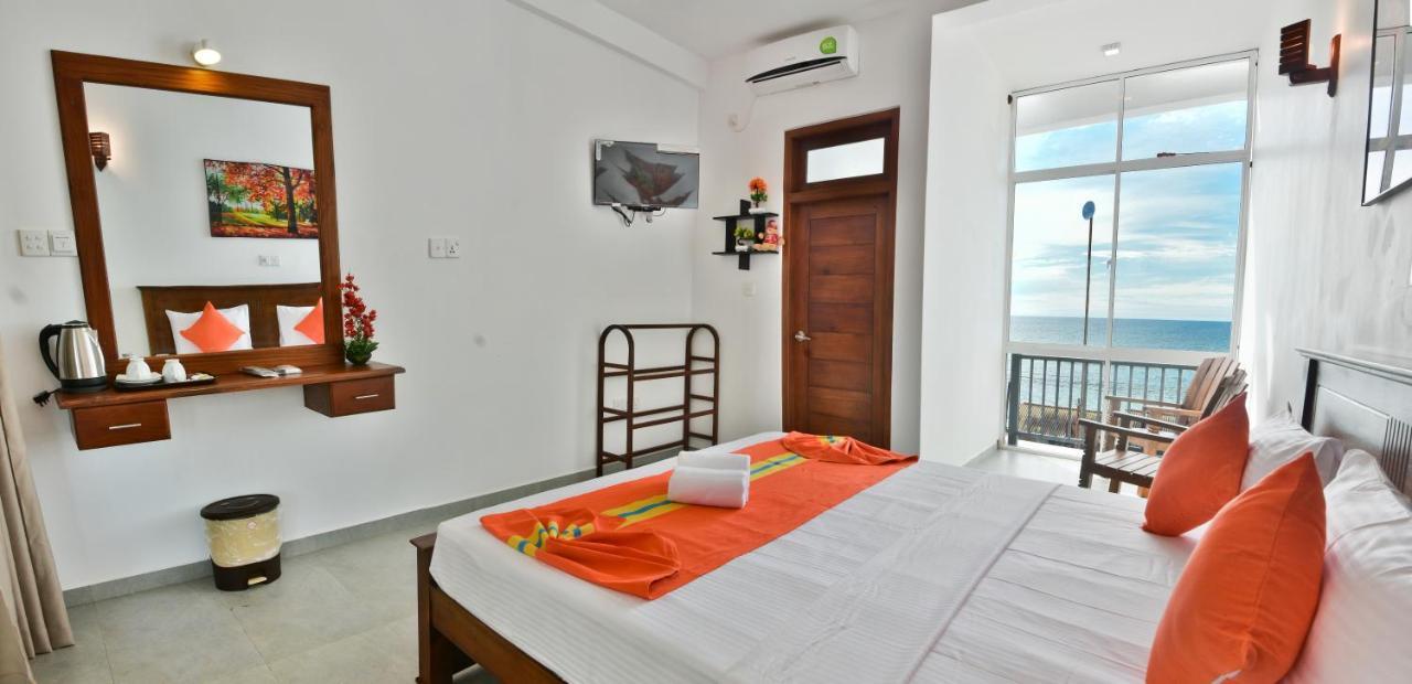 Rominrich Hotel Hikkaduwa Buitenkant foto