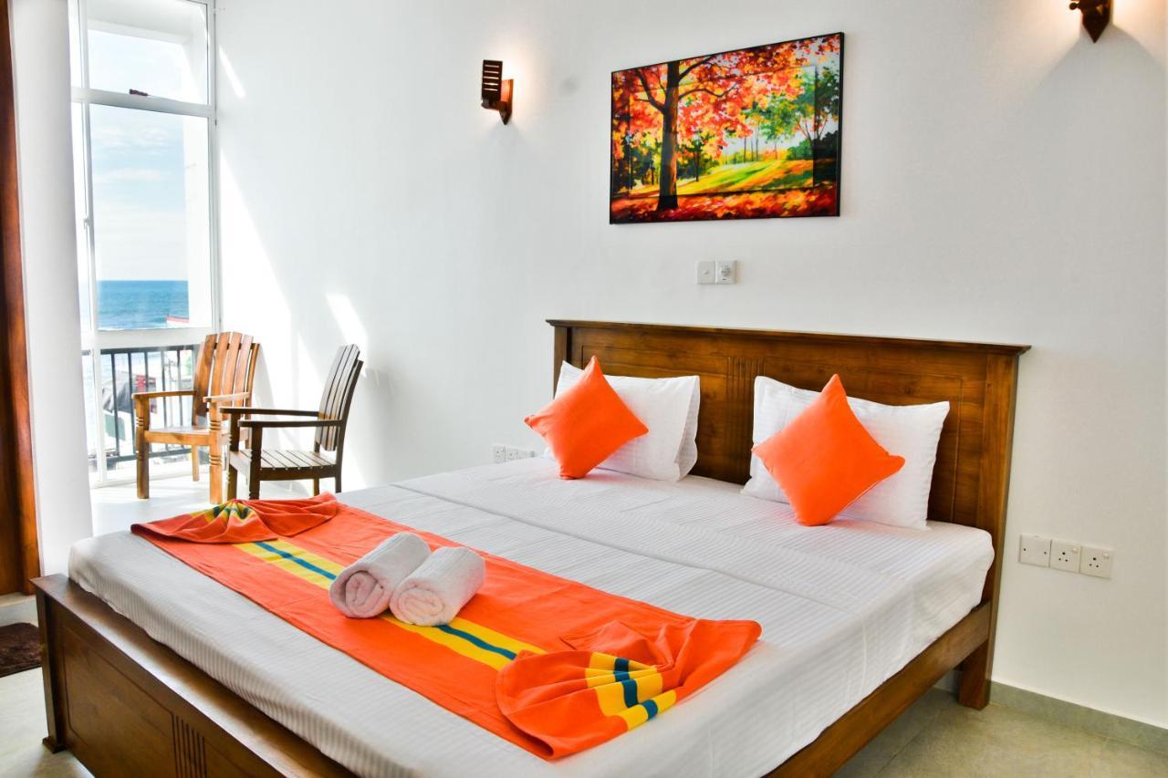 Rominrich Hotel Hikkaduwa Buitenkant foto
