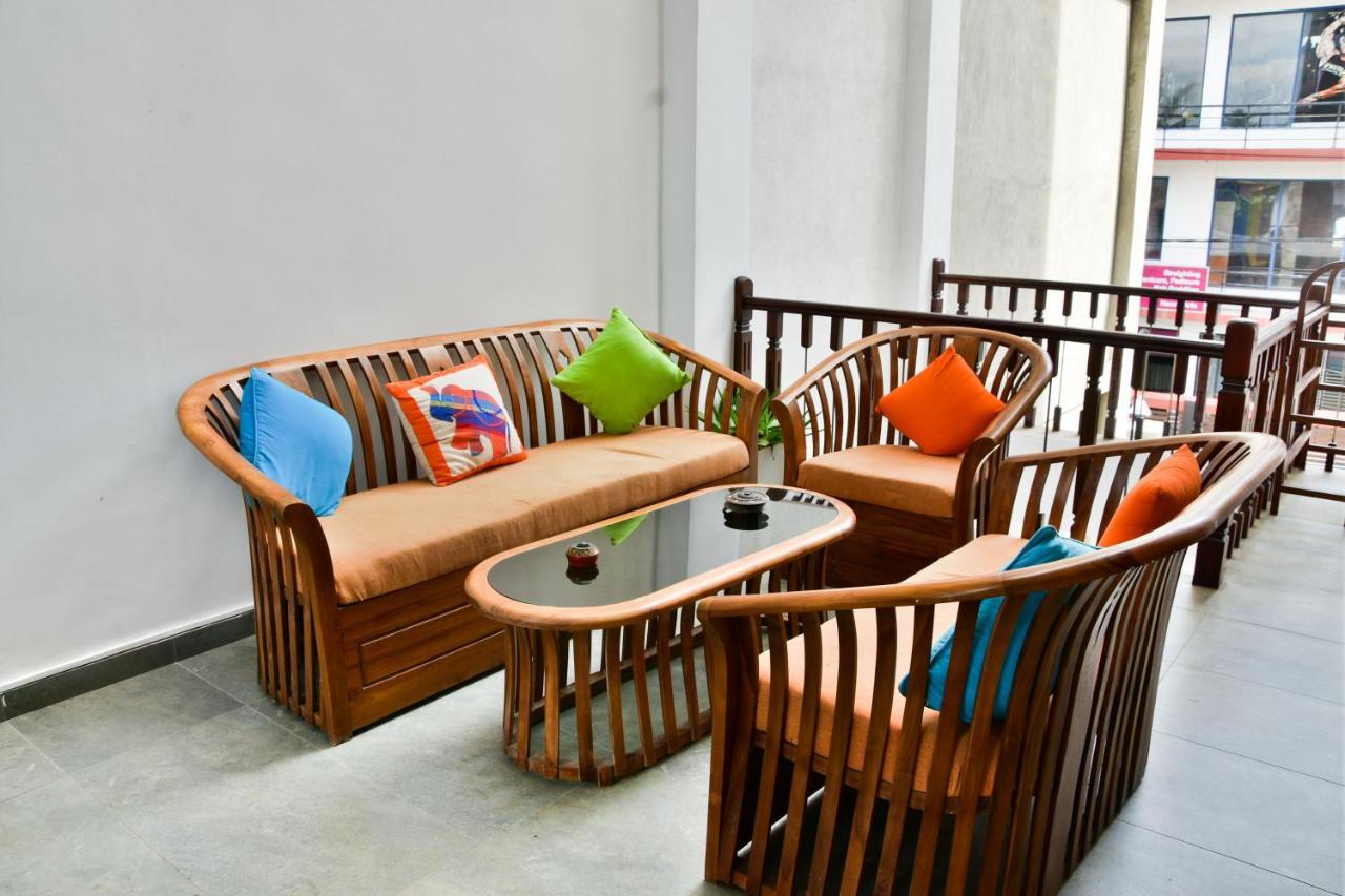 Rominrich Hotel Hikkaduwa Buitenkant foto