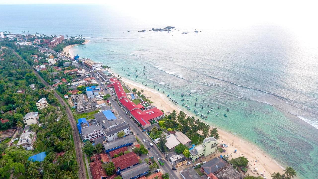 Rominrich Hotel Hikkaduwa Buitenkant foto