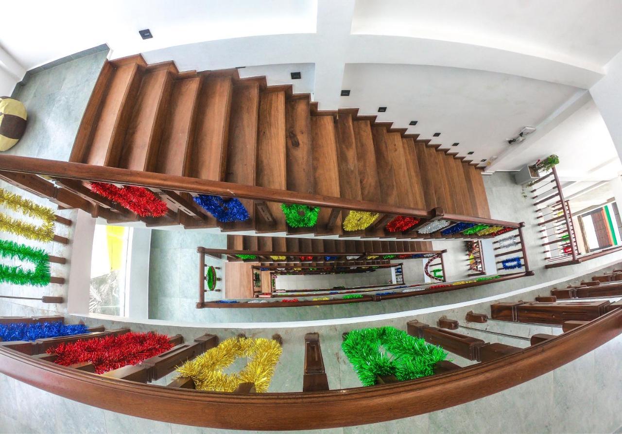 Rominrich Hotel Hikkaduwa Buitenkant foto
