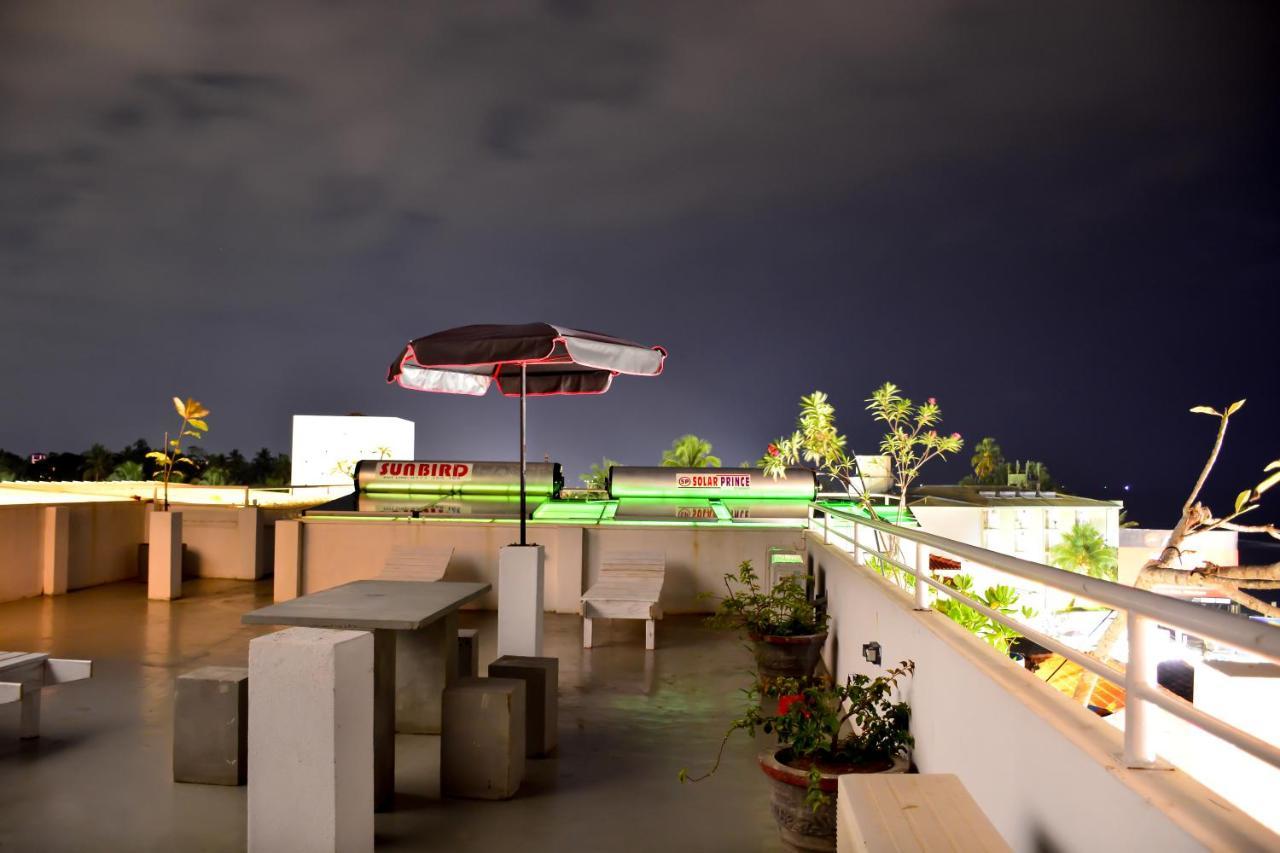 Rominrich Hotel Hikkaduwa Buitenkant foto