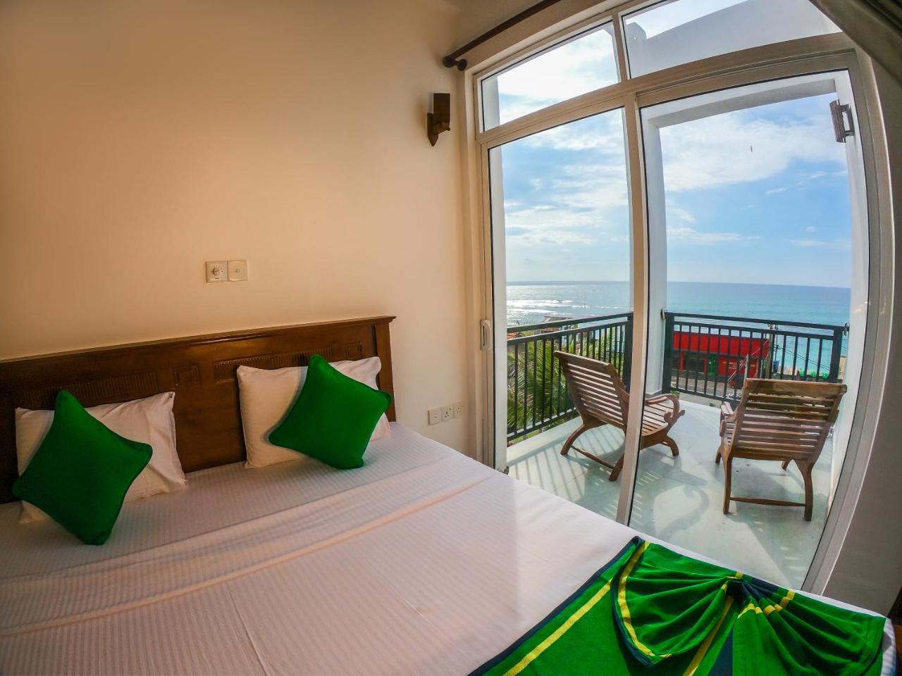 Rominrich Hotel Hikkaduwa Buitenkant foto