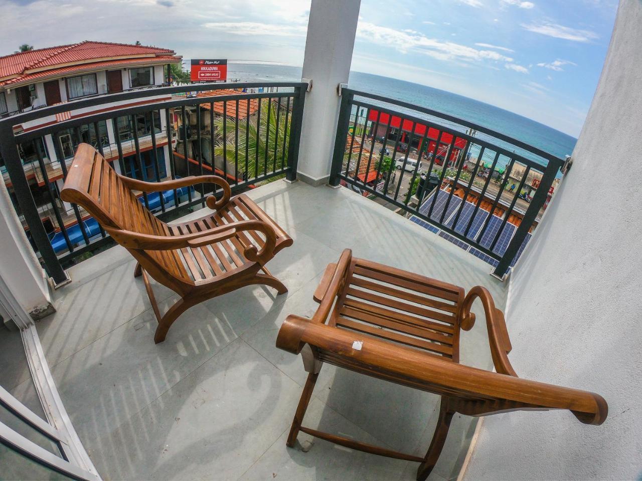 Rominrich Hotel Hikkaduwa Buitenkant foto
