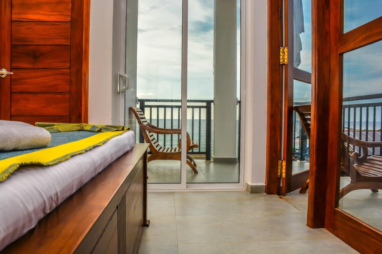 Rominrich Hotel Hikkaduwa Buitenkant foto